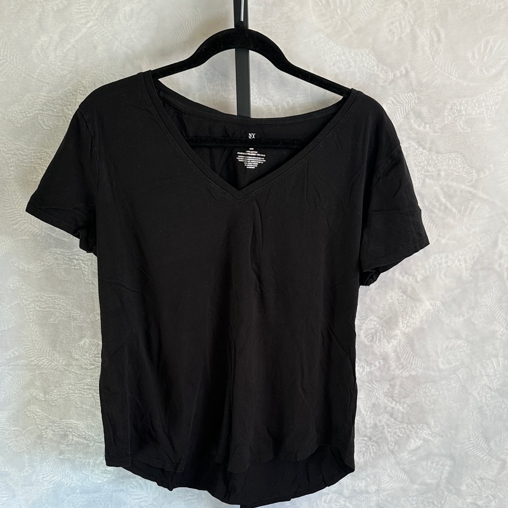 New York & Company Classic Black V-Neck Tee